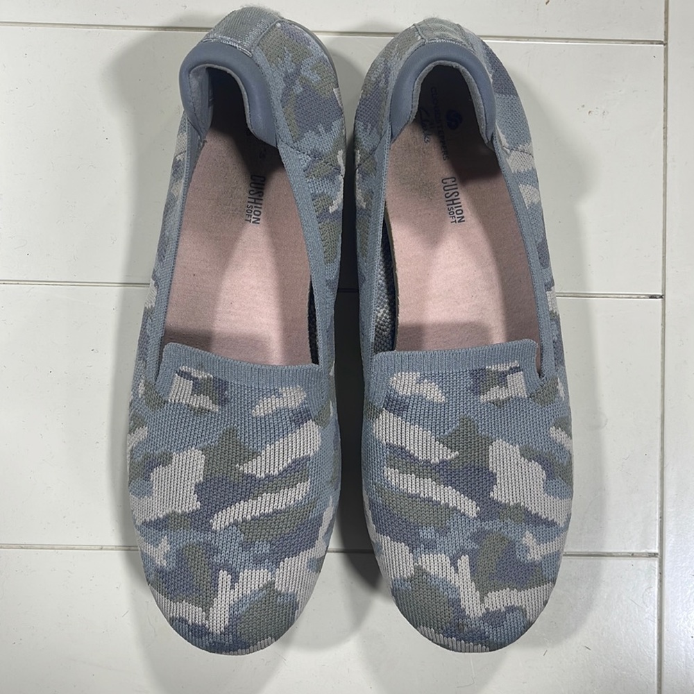CLOUDSTEPPERS by Clarks Washable Knit Slip On Carly Dream Green Camo - size 7